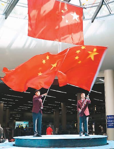 新华社快讯：中缅联合打击跨国电信网络诈骗犯罪取得标志性重大战果，白所成、白应苍、魏怀仁、刘正祥、刘正茂、徐老发等10名缅北重大犯罪嫌疑人被成功押解回国